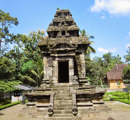 candi merak