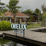 Pada artikel ini kita akan membahas tentang Obelix Village ulasan pesonanya, lokasi dan harga tiket masuk untuk menuju ke sana. Menawarkan suasana asri khas pedesaan, Obelix Village Sleman menjadi wisata di Sleman yang lagi hits yang kini sedang diminati wisatawan. Terlebih lagi untuk yang mempunyai planning berwisata bersama keluarga sebab terdapat banyak wahana ramah anak. Obelix Villages masih dalam satu naungan perusahaan bersama dengan Obelix Sea View yang ada di Gunung Kidul, dan Obelix Hills, namun lokasinya amat berjauhan.