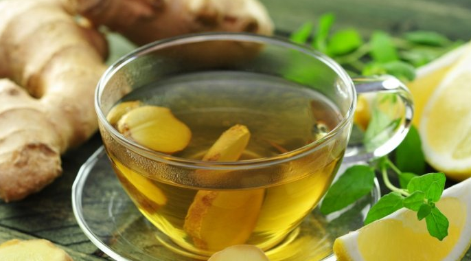 Minuman pereda mabuk perjalanan dapat dilakukan untuk mengatasi berbagai keluhan, seperti mual, muntah, dan sakit kepala, sebelum memulai atau saat perjalanan mudik lebaran. Selain meredakan gejala, cara menghilangkan pusing dan mual setelah mabuk perjalanan juga bisa membantu Anda kembali beraktivitas dengan normal. Perjalanan jauh yang dilakukan oleh para perantauan selama mudik lebaran memerlukan banyak persiapan, supaya mudik bisa terasa nyaman. Makanya, kondisi kesehatan tubuh merupakan sesuatu yang fundamental untuk menjadi perhatian sebelum mudik. Salah satu masalah yang biasa terjadi ketika mudik Lebaran yakni mabuk perjalanan. Walaupun masalah yang tak berbahaya, namun bisa menyebabkan rasa tidak nyaman seperti pusing, mual, dan muntah.