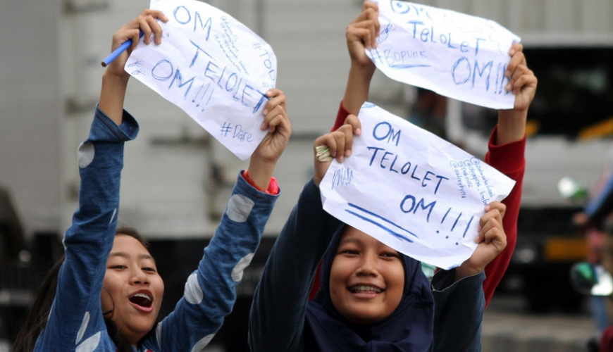 Dalam beberapa tahun terakhir, fenomena bus telolet telah menarik perhatian banyak orang di Indonesia, bahkan hingga ke mancanegara. Istilah ini mengacu pada suara klakson unik yang biasa digunakan oleh kebanyakan bus pariwisata di Indonesia, yang menghasilkan nada "telolet". Tren yang pernah viral pada tahun 2016 silam kembali jadi incaran para bocah. Bus pengguna klakson telolet alias basuri ini biasa membunyikan suaranya saat mau masuk atau keluar terminal. Suara bus telolet ini telah menjadi semacam hiburan tersendiri bagi masyarakat, terutama bagi para penggemar bus atau yang lebih dikenal dengan sebutan bus mania.