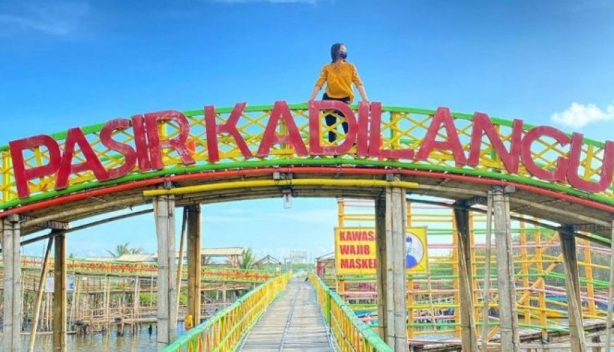 Pantai Pasir Kadilangu: Info Lokasi, Harga Tiket dan Pesonanya