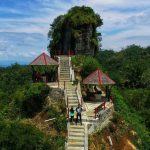 Desa Wisata Nglinggo adalah salah satu destinasi wisata yang terletak di Pegunungan Menoreh, tepatnya di Kabupaten Kulon Progo, Yogyakarta