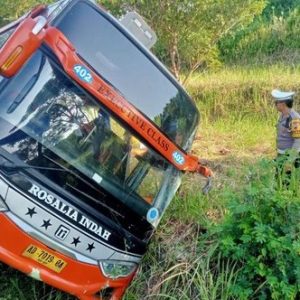 Perlindungan asuransi Jasa Raharja untuk kecelakaan bus pariwisata sangat penting dalam memberikan rasa aman bagi para penumpang bus.