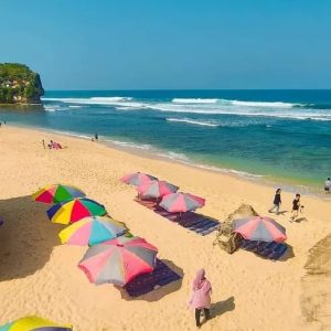 Pantai Indrayanti Jogja, destinasi wisata yang kini semakin mencuri perhatian, tak hanya di kalangan pelancong lokal, tetapi juga wisatawan