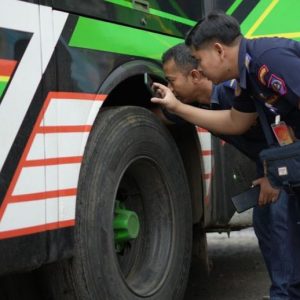 Saat musim libur panjang, Polres Garut melakukan pengawasan secara intensif untuk memastikan keamanan bus pariwisata yang masuk ke Kab. Garut