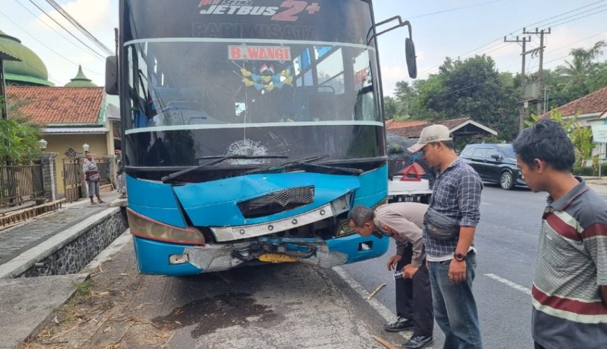 Kecelakaan maut terjadi pada Jumat (11/10/2024) di Kabupaten Lumajang, Jawa Timur. Insiden ini melibatkan sebuah bus pariwisata