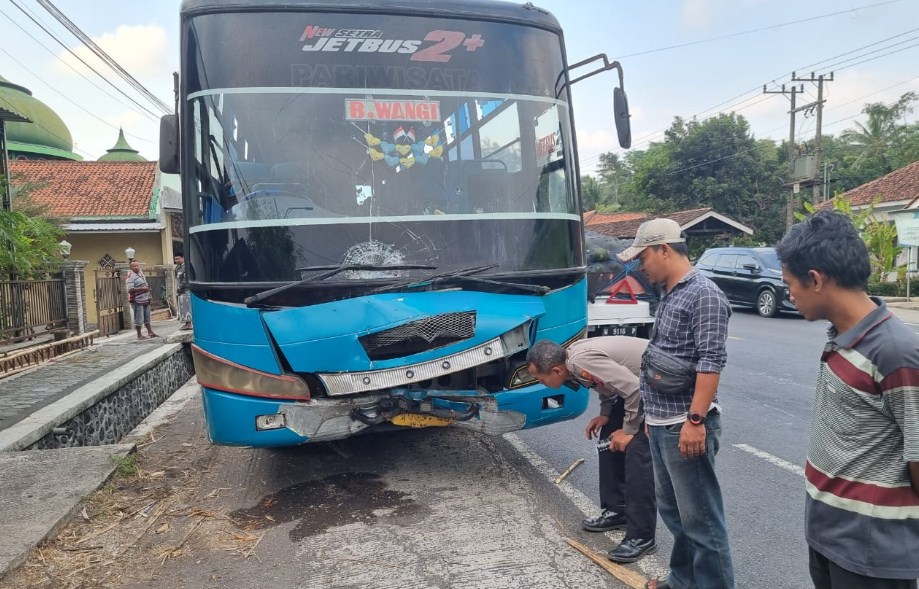 Kecelakaan maut terjadi pada Jumat (11/10/2024) di Kabupaten Lumajang, Jawa Timur. Insiden ini melibatkan sebuah bus pariwisata