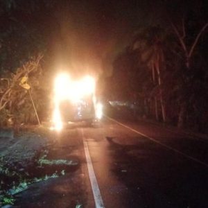 Kebakaran bus pariwisata di jalur Denpasar-Gilimanuk, tepatnya di Banjar Dalem, Desa Gumbrih, Kecamatan Pekutatan, Kabupaten Jembrana