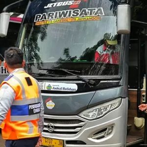 Kepolisian Lalu Lintas (Korlantas) Polri semakin memperketat pengawasan terhadap bus pariwisata tak laik jalan di Indonesia, terutama yang tidak memenuhi