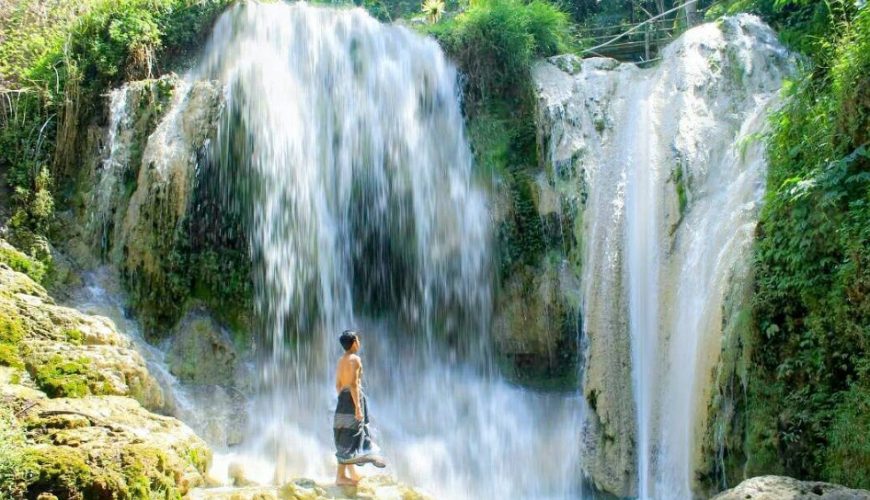 Di antara berbagai air terjun yang tersebar di seluruh Nusantara, Air Terjun Kembang Soka adalah destinasi wisata alam yang wajib dikunjungi